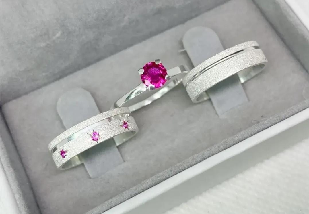 Alianças de Namoro Prata Compromisso Pedra e Solitário Pink em prata 925