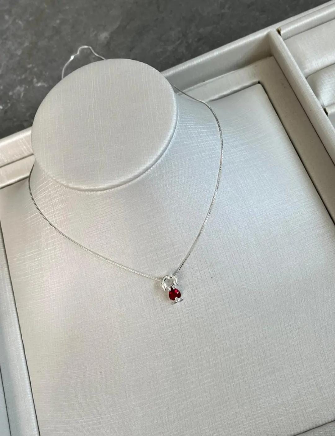 Colar menina coração vermelho em prata 925