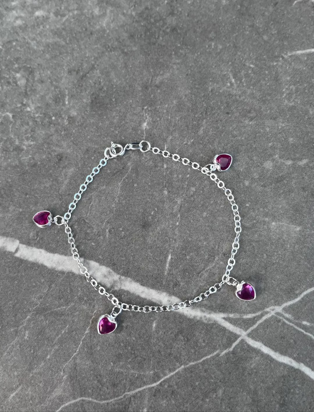 Pulseira corações pendurados rosa em prata 925