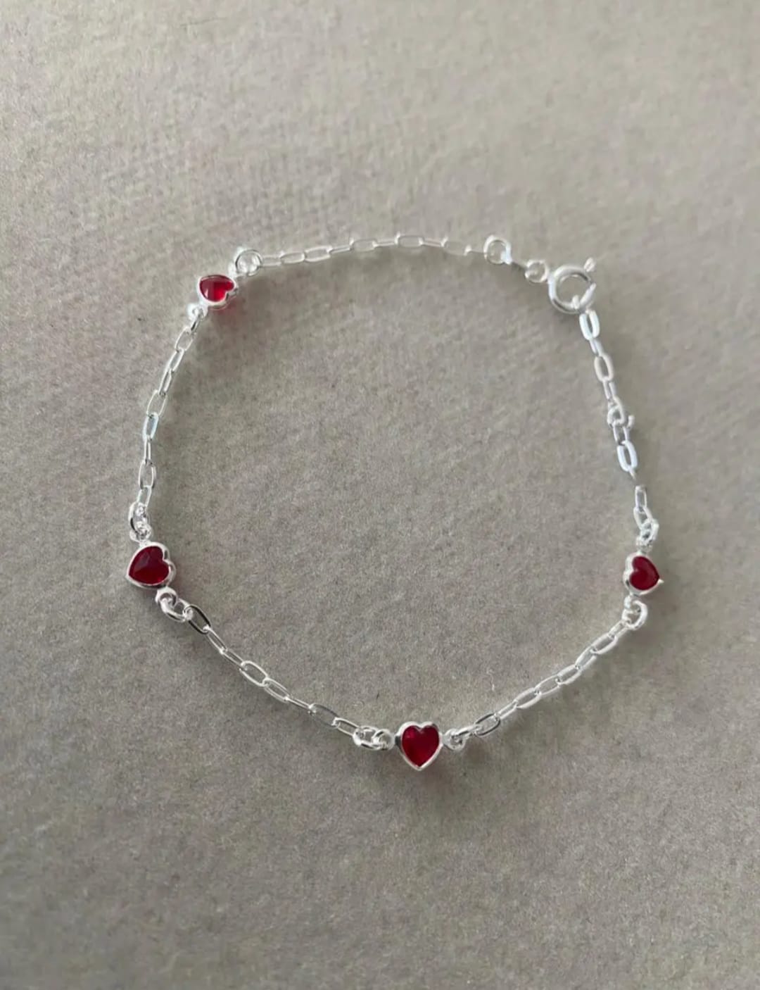 Pulseira 4 corações vermelhos em prata 925