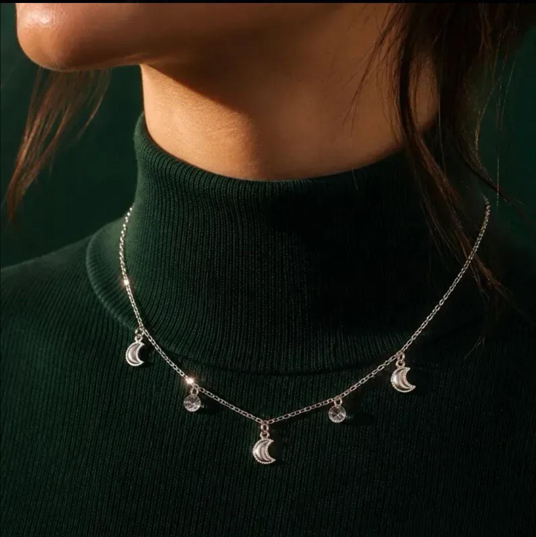 Choker Meia Lua Com Pedra Transparente Em Prata 925 Delicada Prateado em prata 925 — foto 2 de 2
